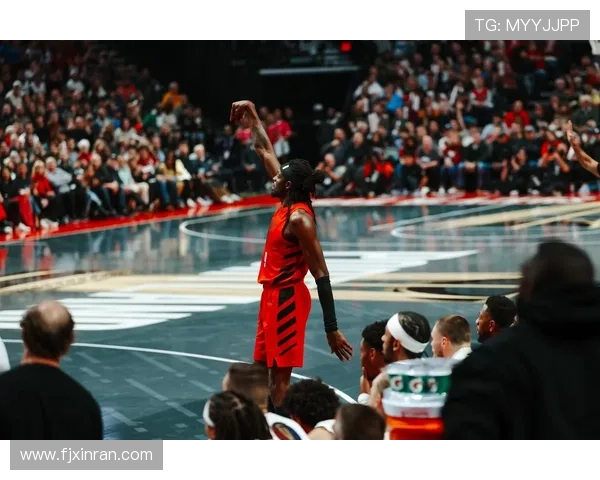 黄蜂绝杀开拓者米勒格兰特齐发威 黄蜂绝杀开拓者米勒格兰特齐发威